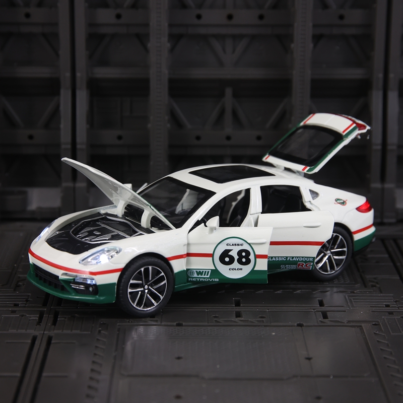 1:32 Simulation Porsche Paname - Decor Lighting Returns recension och pris