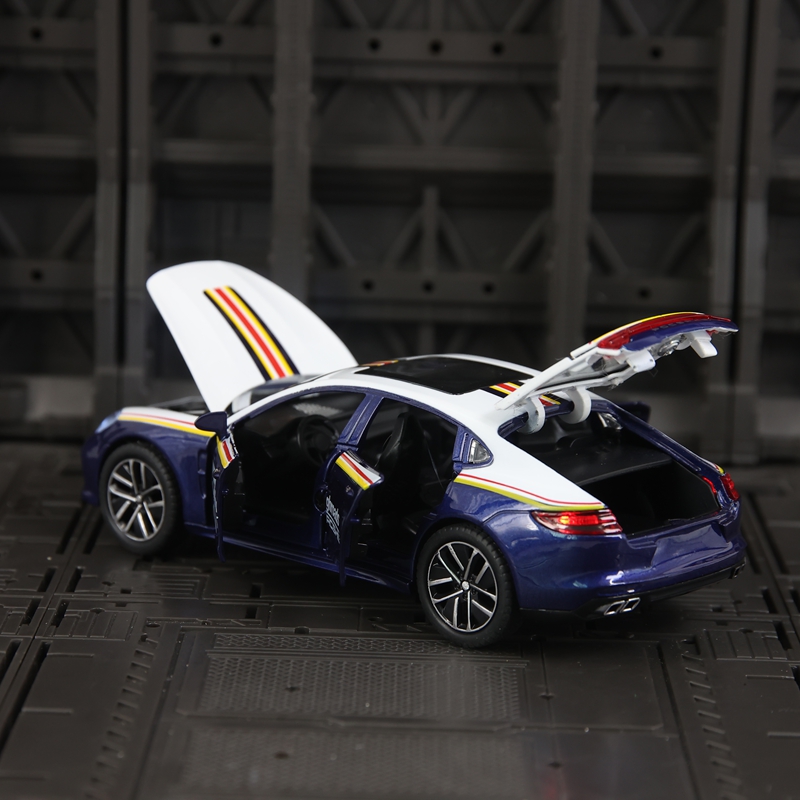 1:32 Simulation Porsche Paname - Decor Lighting Returns recension och pris